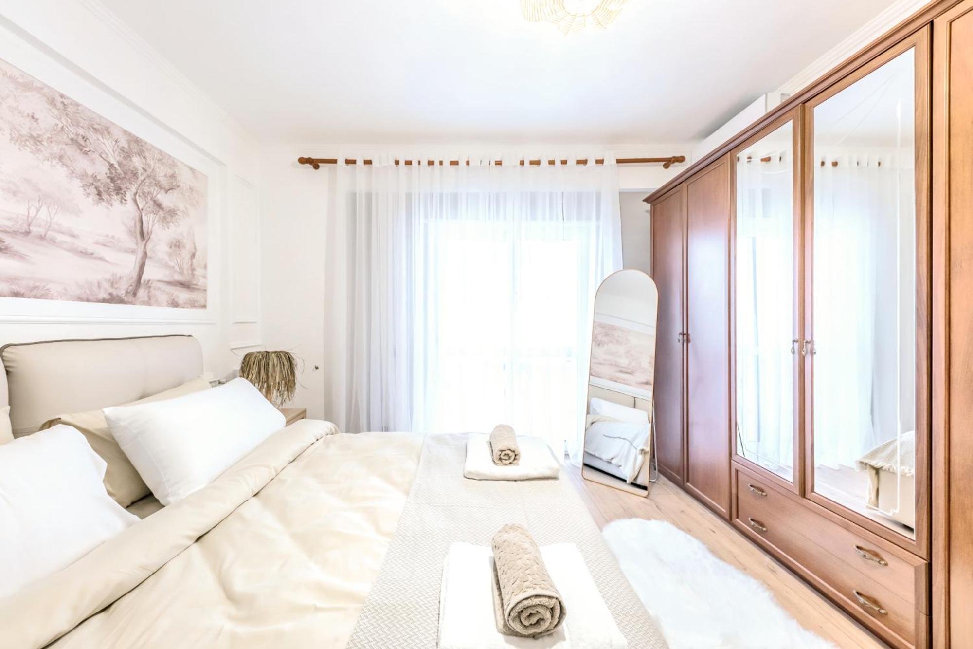 Premium , Marina , Center , Beachfront *